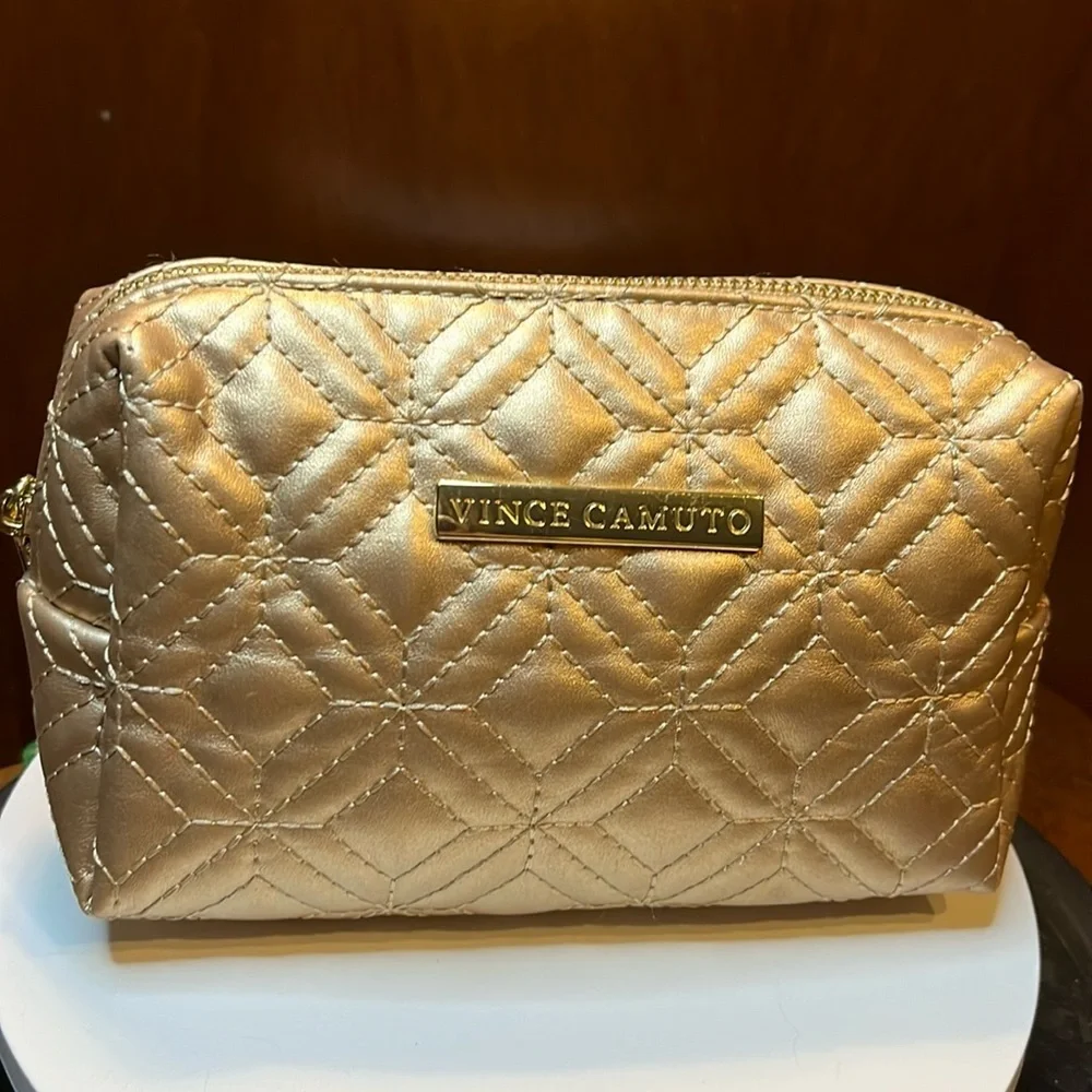 Vince Camuto Cosmetic Bag & beauty organizer Quilted gold metallic Acrylic/gold